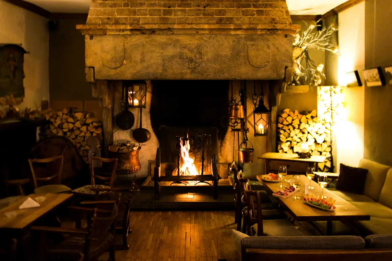 17-Swisskisafari-Fireplace-YWC