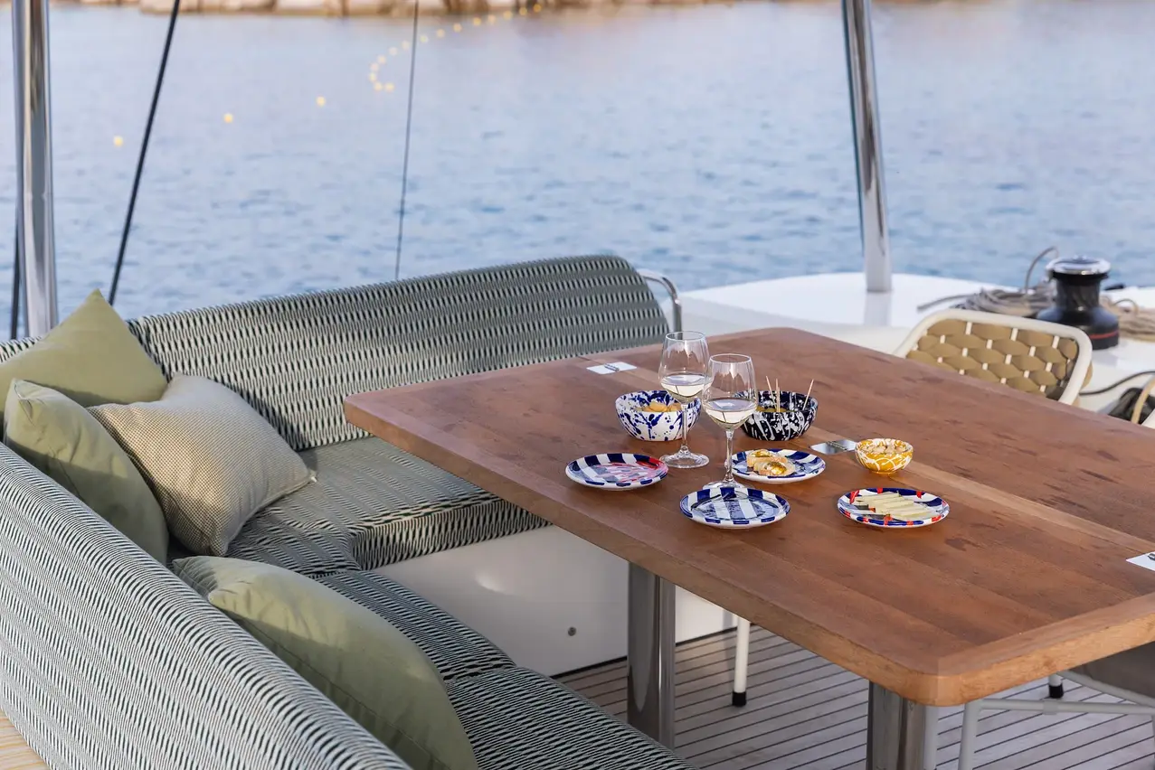 cockpit table ready for aperitif
