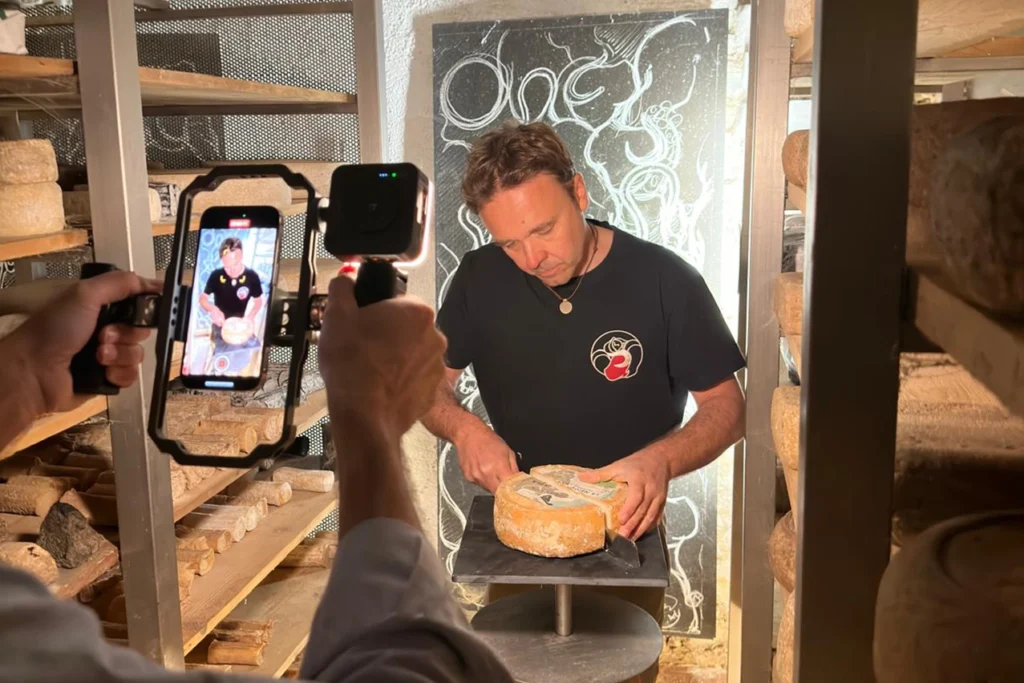 Stefano Lunardi cutting cheese